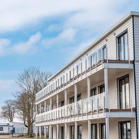 Marina Martinshafen - Lotsenhaus Hotel Neuhof  Kültér fotó