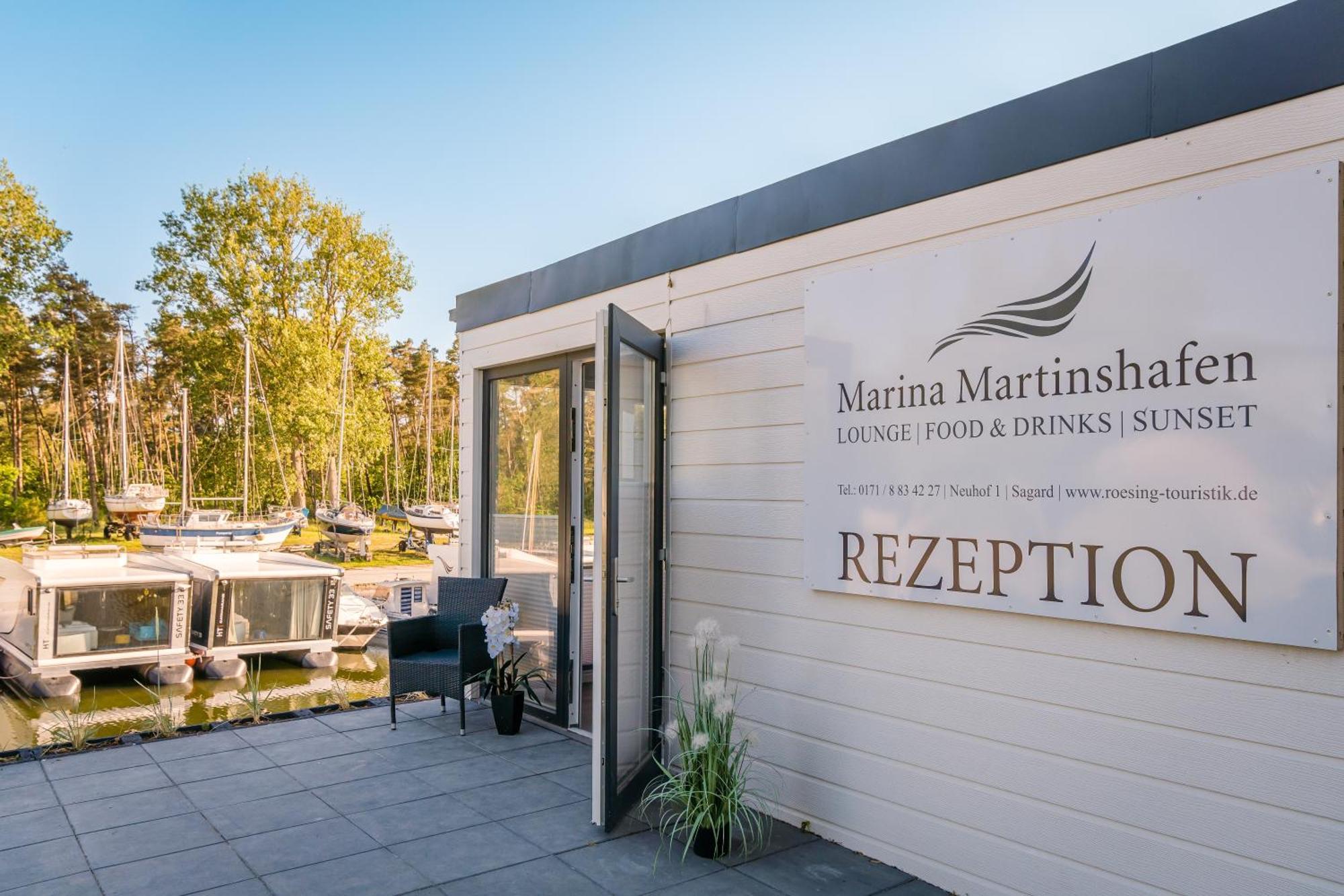 Marina Martinshafen - Lotsenhaus Hotel Neuhof  Kültér fotó